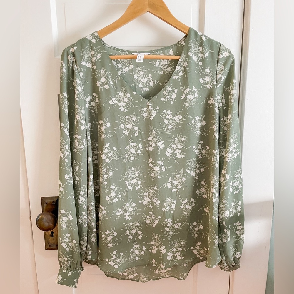 Thyme Maternity Long Sleeve Blouse Green Floral, size Small